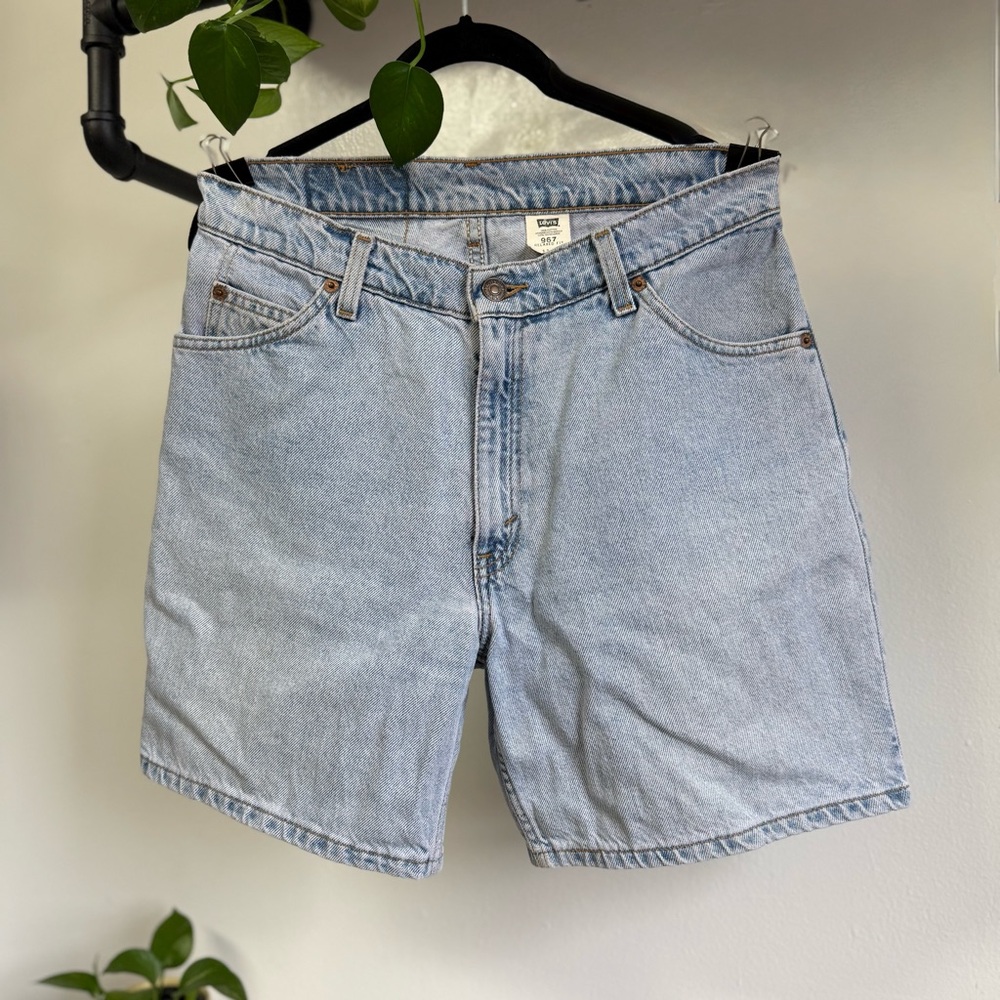 Vintage Levi's 967 Light Blue Relaxed Fit Denim Shorts Jorts Size 11 (8-10)